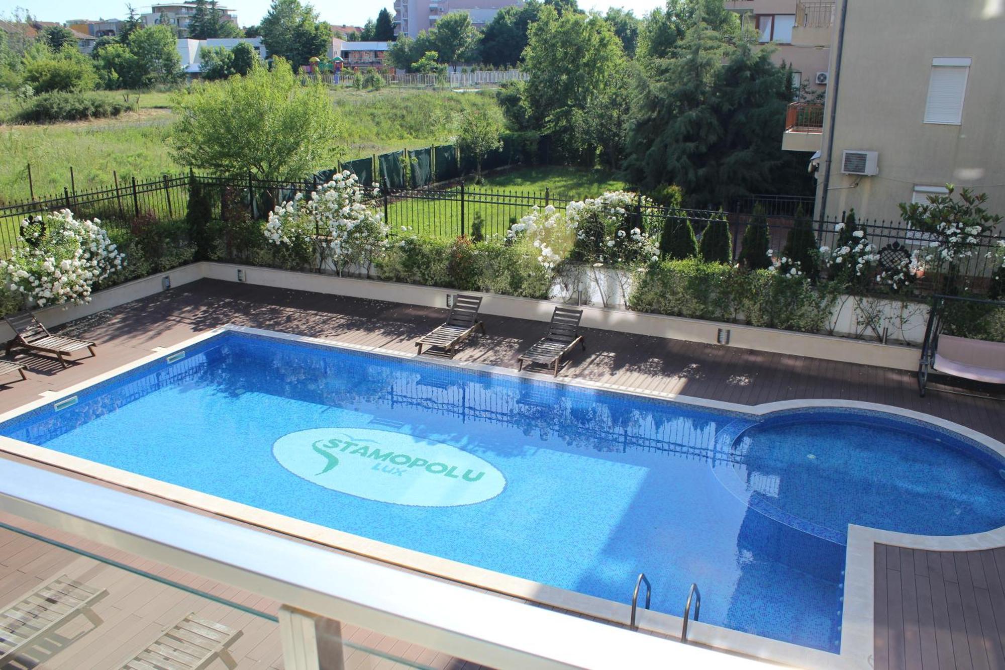 Apartments Stamopolu Lux With Pool View Primorsko Exterior photo